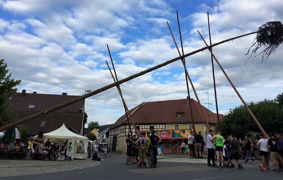 Baumaufstellen Kerwa Effeltrich